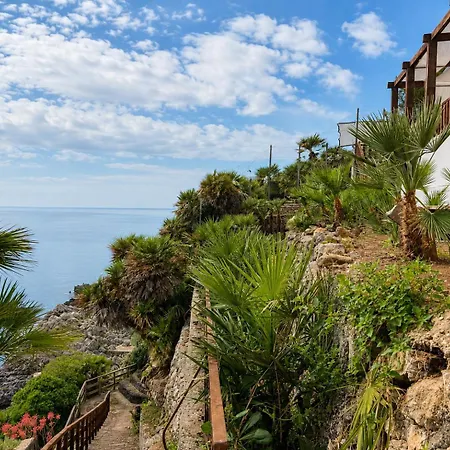 Cliff Penzion 3*